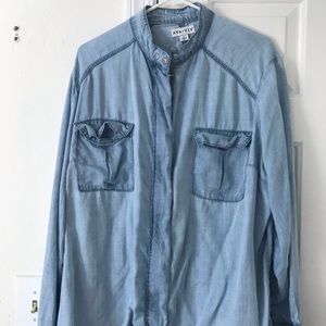 Lightweight Chambray jacket.